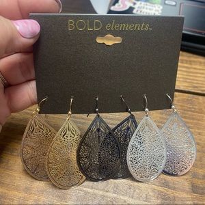 NEW Bold elements earring set.